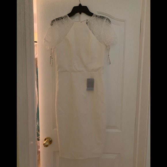 Gorgeous chi chi London dress - Picture 6 of 9